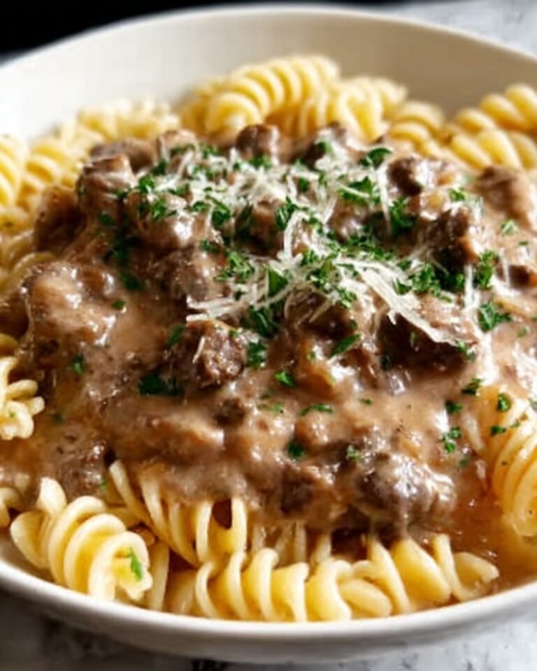 Slow Cooker Creamy Garlic Beef Pasta Recipe